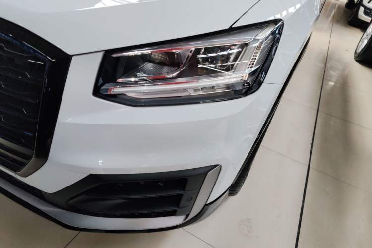 Used Audi Q2L 2018 35 TFSI Luxury Prestige Version China VI Left Front Headlight