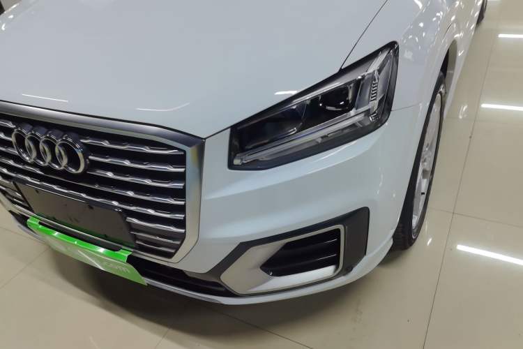 Used Audi Q2L 2018 35 TFSI Fashionable & Elegant Version China VI Emission Standard Left Front Headlight