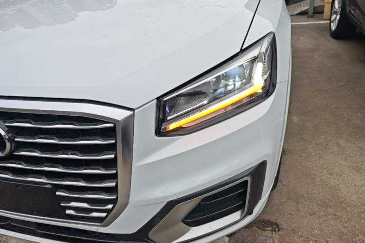 Used Audi Q2L 2018 35 TFSI Fashionable & Elegant Version China VI Emission Standard Left Front Headlight