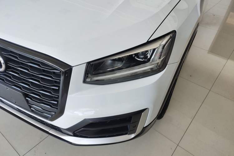 Used Audi Q2L 2018 35 TFSI Fashion Dynamic Version China VI Emission Standard Left Front Headlight