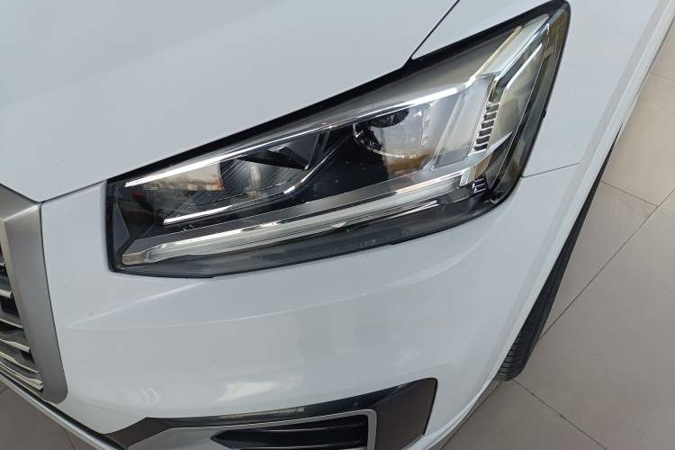 Used Audi Q2L 2018 35 TFSI Fashionable & Elegant Version China VI Emission Standard Left Front Headlight