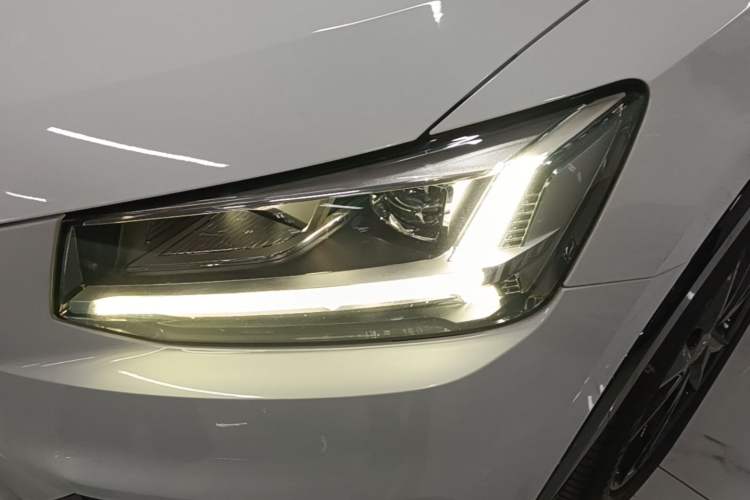 Used Audi Q2L 2018 35 TFSI Fashion Dynamic Version China VI Emission Standard Left Front Headlight