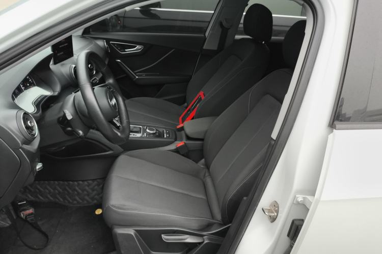 Used Audi Q2L 2018 35 TFSI Launch Exclusive Edition China VI Left Front Seat