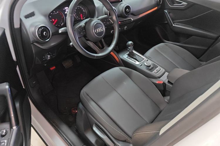 Used Audi Q2L 2018 35 TFSI Launch Exclusive Edition China VI Left Front Seat