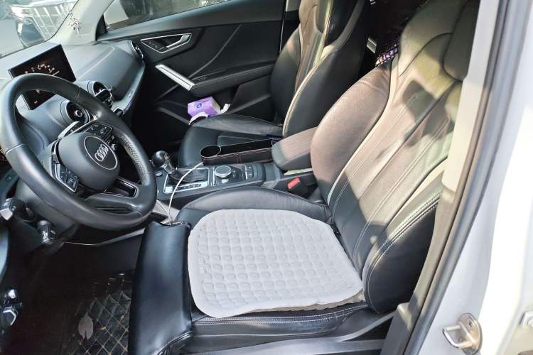 Used Audi Q2L 2018 35 TFSI Luxury Prestige Version China VI Left Front Seat