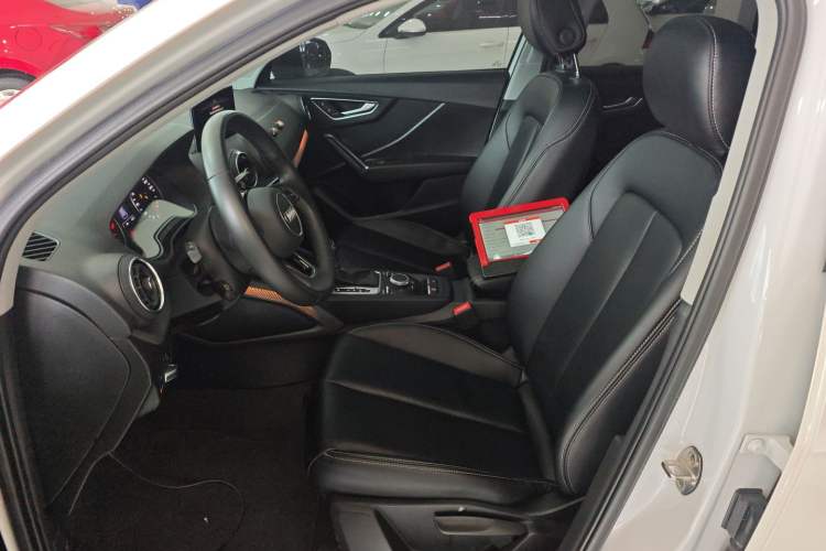 Used Audi Q2L 2018 35 TFSI Launch Exclusive Edition China VI Left Front Seat