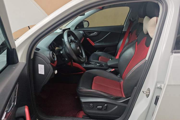 Used Audi Q2L 2018 35 TFSI Fashion Dynamic Version China V Emission Standard Left Front Seat