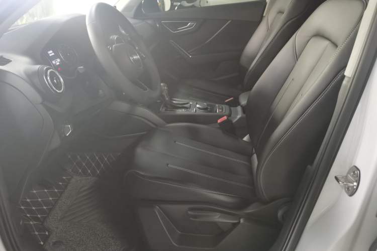 Used Audi Q2L 2018 35 TFSI Launch Exclusive Edition China VI Left Front Seat
