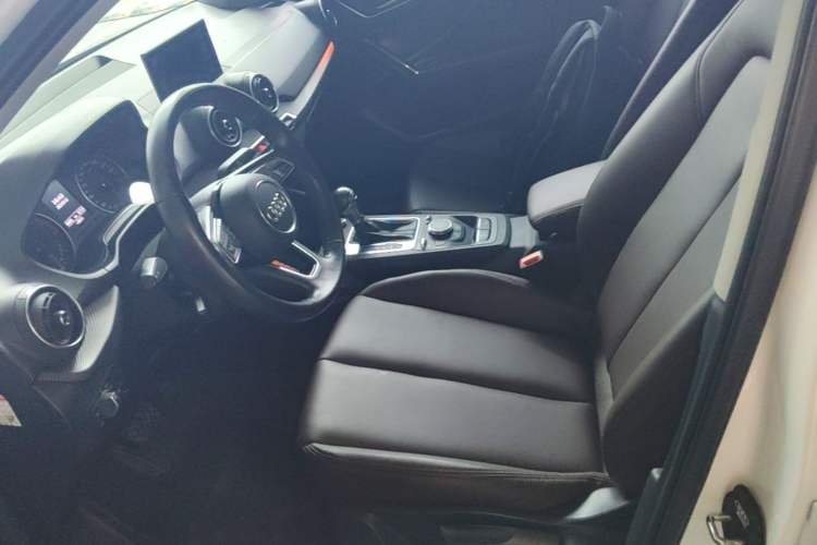 Used Audi Q2L 2018 35 TFSI Launch Exclusive Edition China V Left Front Seat