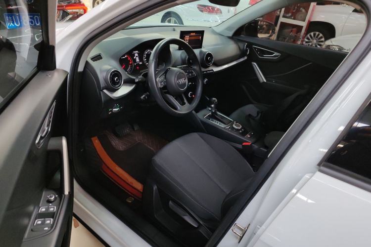 Used Audi Q2L 2018 35 TFSI Luxury Prestige Version China VI Left Front Seat