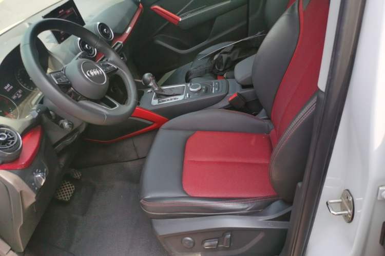 Used Audi Q2L 2018 35 TFSI Fashion Dynamic Version China VI Emission Standard Left Front Seat