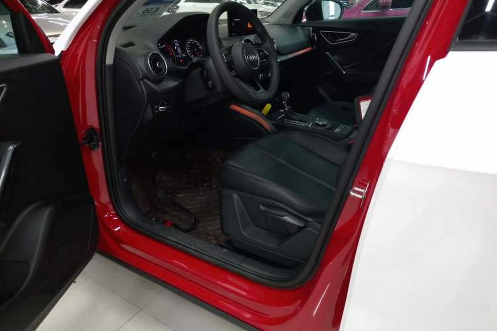 Used Audi Q2L 2018 35 TFSI Launch Exclusive Edition China VI Left Front Seat