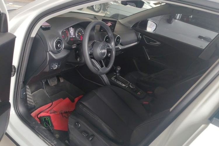 Used Audi Q2L 2018 35 TFSI Launch Exclusive Edition China VI Left Front Seat