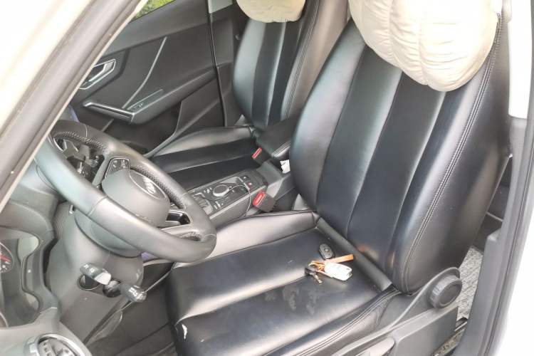 Used Audi Q2L 2018 35 TFSI Launch Exclusive Edition China VI Left Front Seat