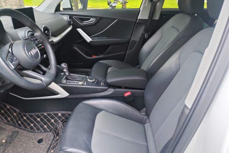 Used Audi Q2L 2018 35 TFSI Fashionable & Elegant Version China VI Emission Standard Left Front Seat