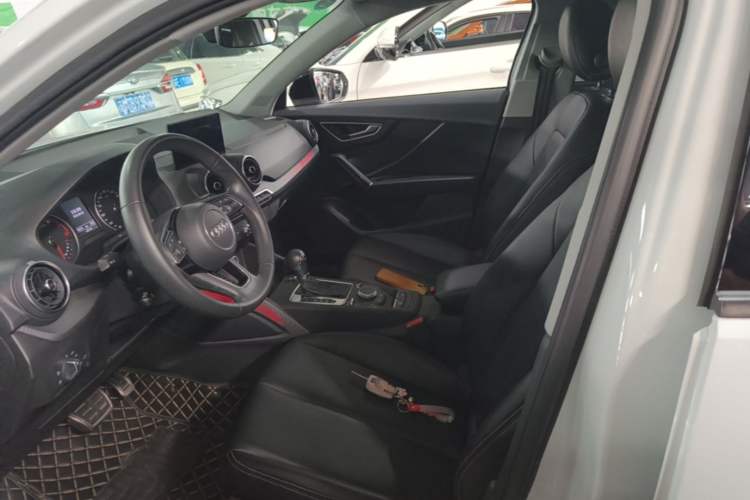 Used Audi Q2L 2018 35 TFSI Launch Exclusive Edition China VI Left Front Seat