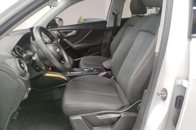 Used Audi Q2L 2018 35 TFSI Launch Exclusive Edition China VI Left Front Seat