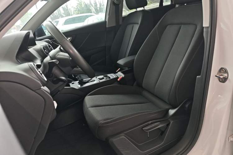 Used Audi Q2L 2018 35 TFSI Luxury Prestige Version China VI Left Front Seat