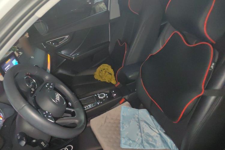 Used Audi Q2L 2018 35 TFSI Launch Exclusive Edition China VI Left Front Seat