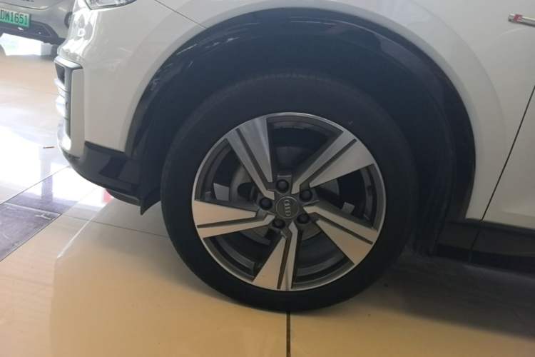 Used Audi Q2L 2018 35 TFSI Fashion Dynamic Version China VI Emission Standard Left Front Wheel Hub