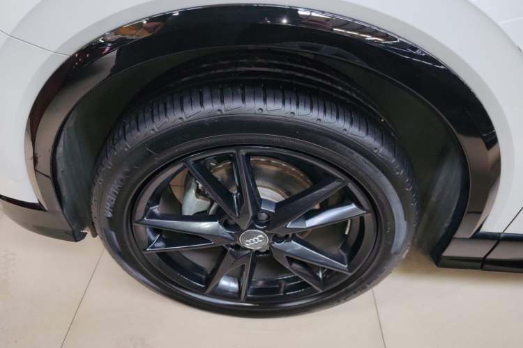 Used Audi Q2L 2018 35 TFSI Luxury Prestige Version China VI Left Front Wheel Hub