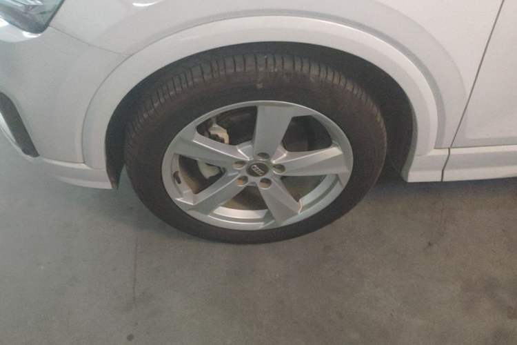 Used Audi Q2L 2018 35 TFSI Fashion Elegant Version China V Left Front Wheel Hub
