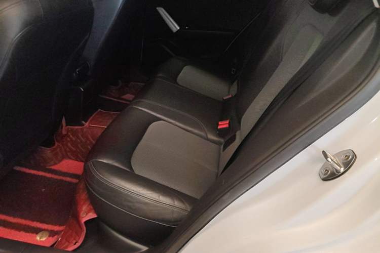 Used Audi Q2L 2018 35 TFSI Fashionable & Elegant Version China VI Emission Standard Left Rear Seat