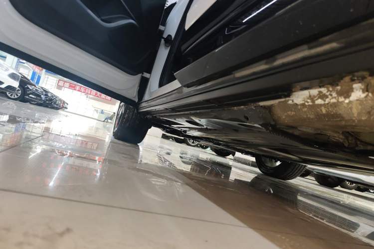 Used Audi Q2L 2018 35 TFSI Launch Exclusive Edition China VI Left Side Sill