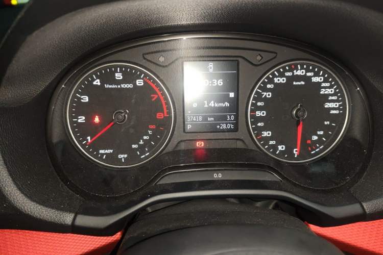Used Audi Q2L 2018 35 TFSI Fashion Dynamic Version China VI Emission Standard Odometer Close Up
