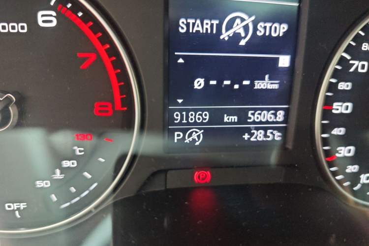 Used Audi Q2L 2018 35 TFSI Fashion Dynamic Version China V Emission Standard Odometer Close Up