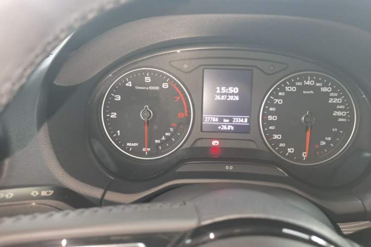 Used Audi Q2L 2018 35 TFSI Launch Exclusive Edition China VI Odometer Close Up