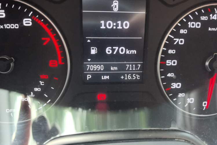 Used Audi Q2L 2018 35 TFSI Launch Exclusive Edition China V Odometer Close Up