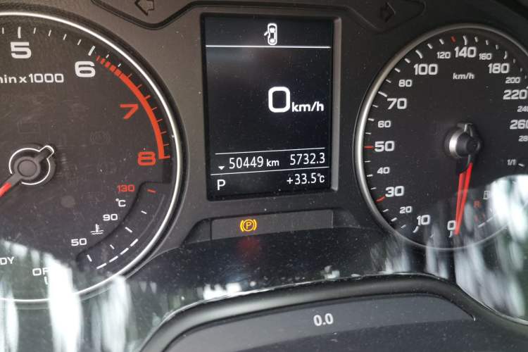 Used Audi Q2L 2018 35 TFSI Fashion Dynamic Version China VI Emission Standard Odometer Close Up