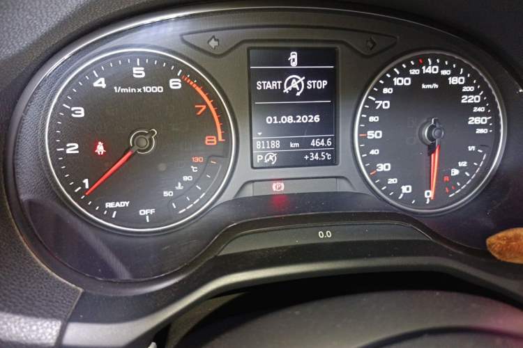 Used Audi Q2L 2018 35 TFSI Fashion Elegant Version China V Odometer Close Up