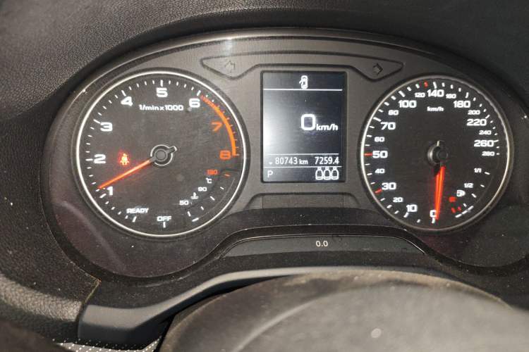 Used Audi Q2L 2018 35 TFSI Launch Exclusive Edition China V Odometer Close Up