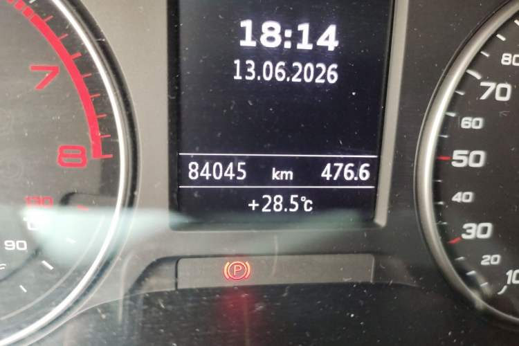 Used Audi Q2L 2018 35 TFSI Launch Exclusive Edition China VI Odometer Close Up