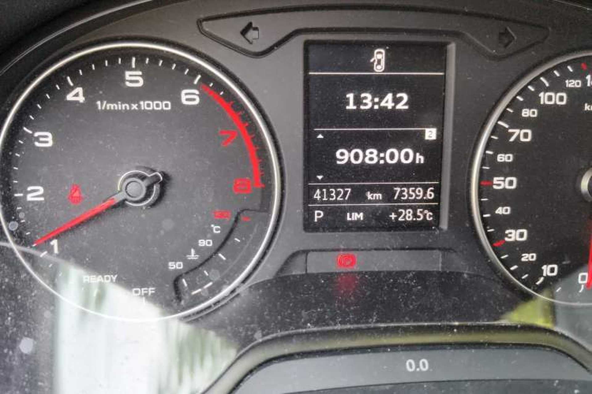 Used Audi Q2L 2018 35 TFSI Launch Exclusive Edition China VI Odometer Close Up