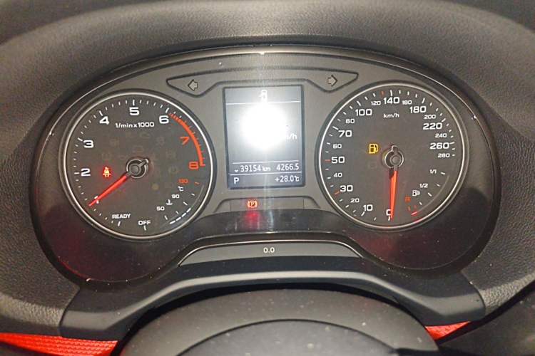 Used Audi Q2L 2018 35 TFSI Fashion Dynamic Version China VI Emission Standard Odometer Close Up