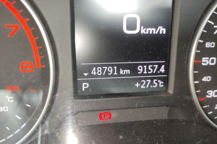 Used Audi Q2L 2018 35 TFSI Fashion Elegant Version China V Odometer Close Up