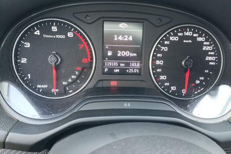Used Audi Q2L 2018 35 TFSI Launch Exclusive Edition China VI Odometer Close Up