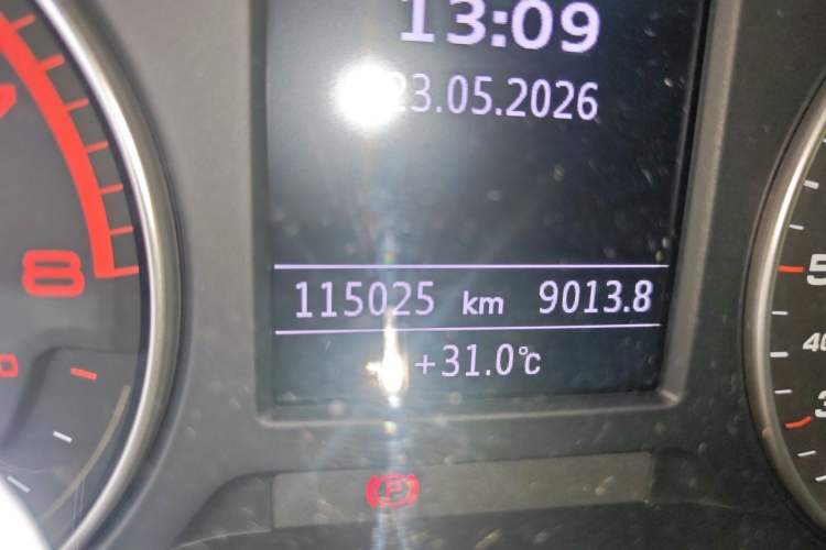 Used Audi Q2L 2018 35 TFSI Fashionable & Elegant Version China VI Emission Standard Odometer Close Up