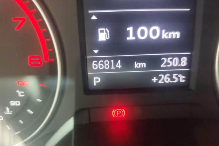 Used Audi Q2L 2018 35 TFSI Launch Exclusive Edition China V Odometer Close Up