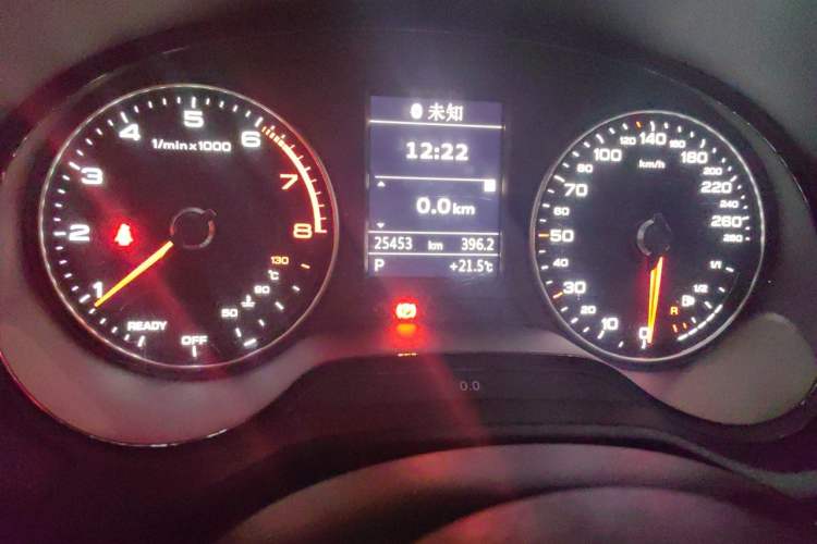 Used Audi Q2L 2018 35 TFSI Fashionable & Elegant Version China VI Emission Standard Odometer Close Up