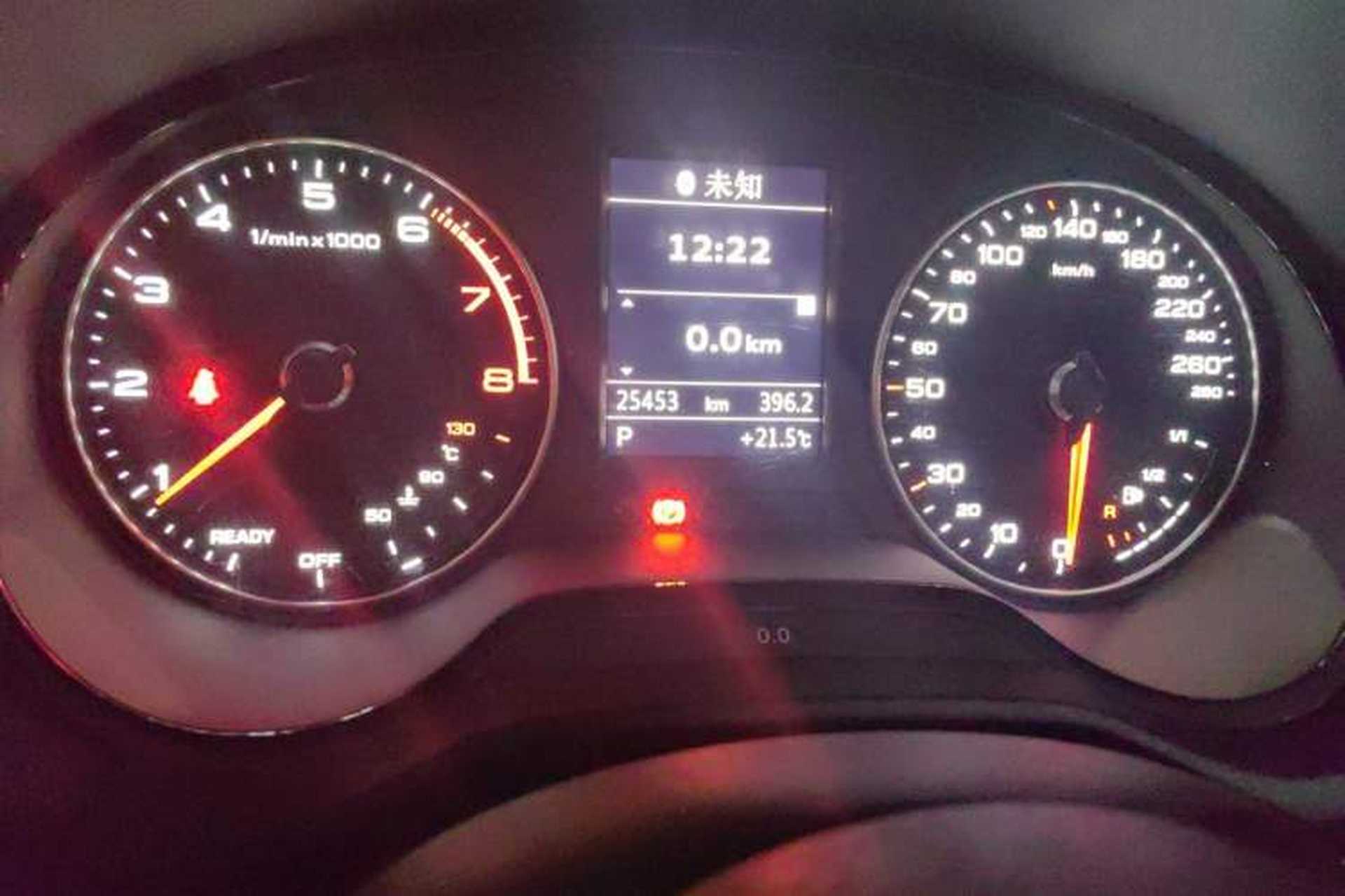Used Audi Q2L 2018 35 TFSI Fashionable & Elegant Version China VI Emission Standard Odometer Close Up