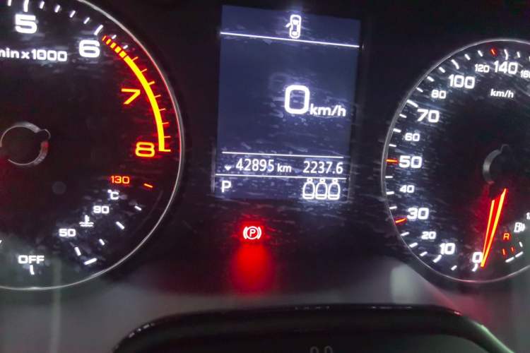 Used Audi Q2L 2018 35 TFSI Fashion Elegant Version China V Odometer Close Up