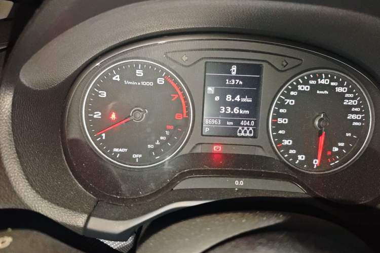 Used Audi Q2L 2018 35 TFSI Fashion Dynamic Version China V Emission Standard Odometer Close Up