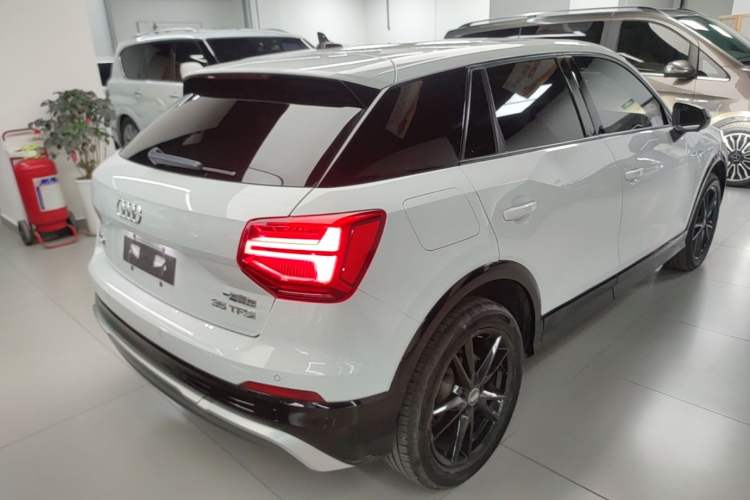 Used Audi Q2L 2018 35 TFSI Launch Exclusive Edition China VI Rear Right 45 Deg