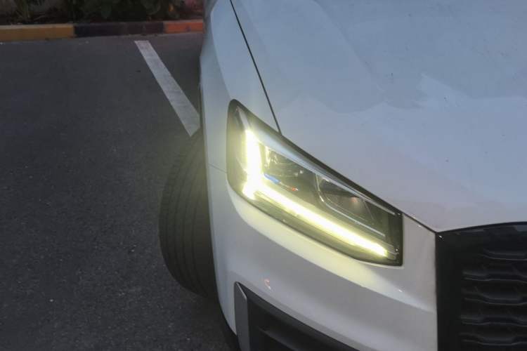 Used Audi Q2L 2018 35 TFSI Launch Exclusive Edition China VI Right Front Headlight