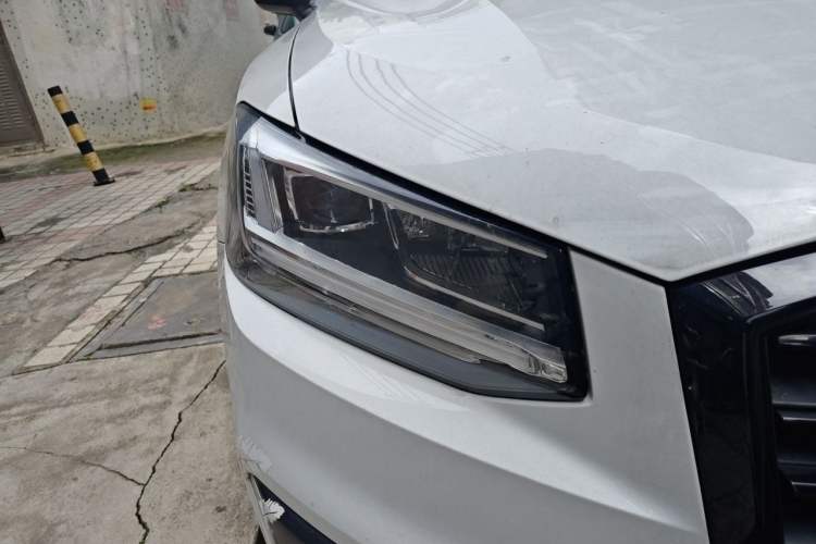 Used Audi Q2L 2018 35 TFSI Launch Exclusive Edition China VI Right Front Headlight