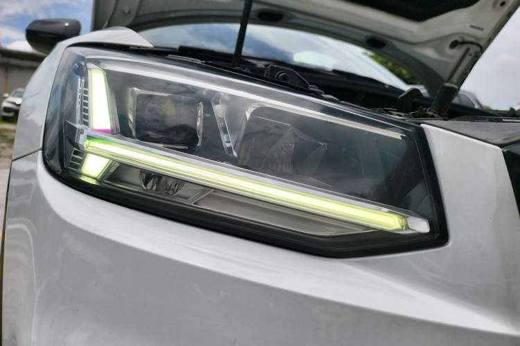 Used Audi Q2L 2018 35 TFSI Launch Exclusive Edition China V Right Front Headlight